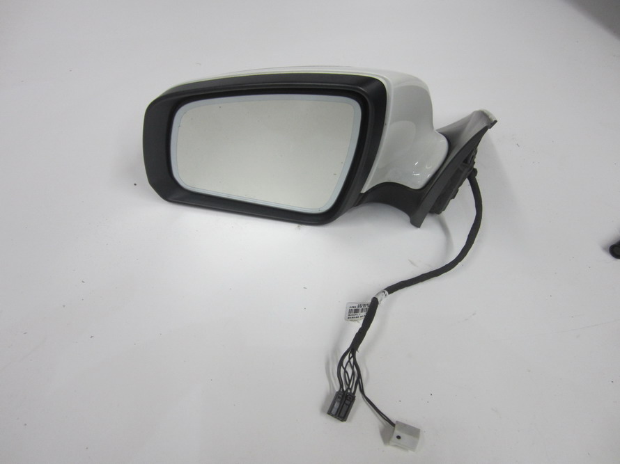 Mercedes Benz c300 DOOR MIRROR left side 2 plug 11 wire Used Auto